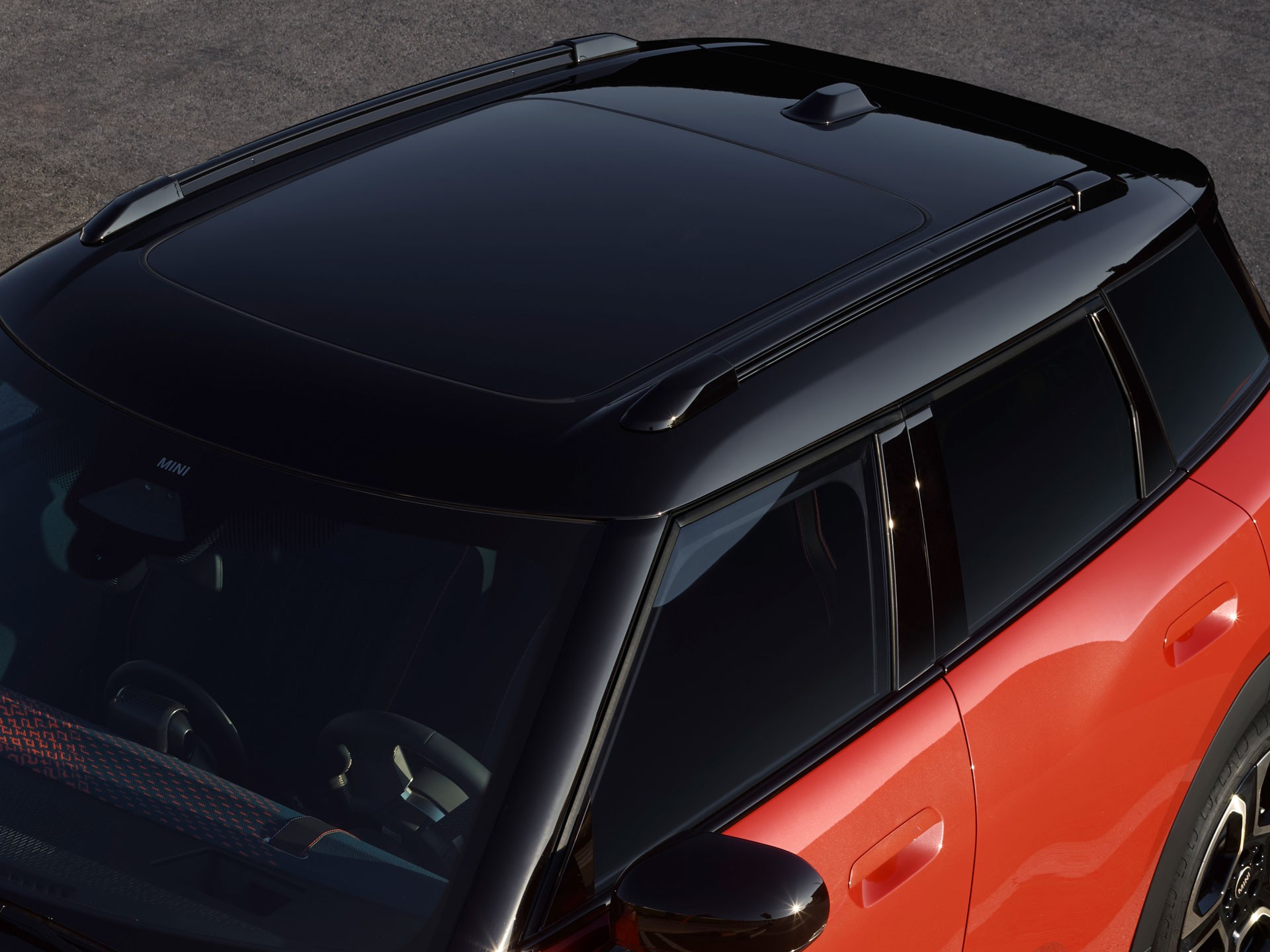 All-Electric MINI Aceman- spazio e versatilità - tetto